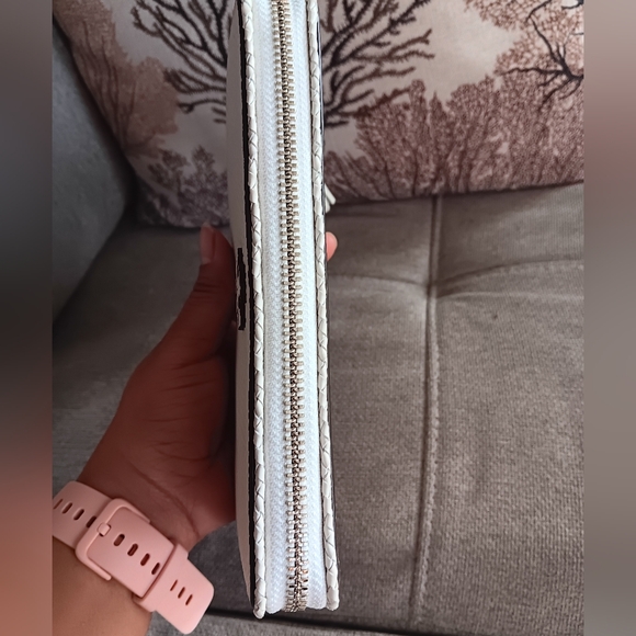 Tory Burch Cream Leather Wallet NWOT - Picture 5 of 11